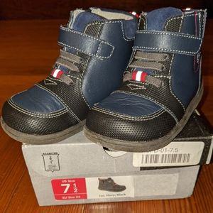 NIB See Kai Run Ian boots 7.5 black navy